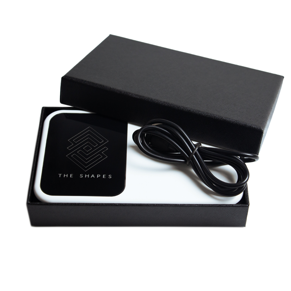 Airglow Mirror Surface 10W Fast Charging Wireless Charger With LED Light Up Logo WLC61815